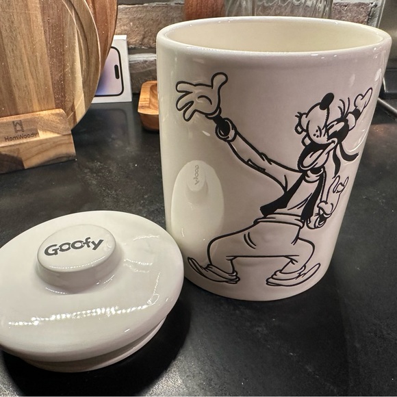 Disney Goofy Ceramic Cookie Jar - Picture 4 of 8